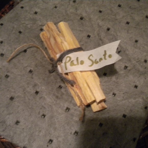Palo Santo Wood Sticks Pack of 4